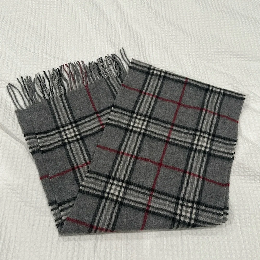 Bloomingdale’s men’s department plaid cashmere scarf